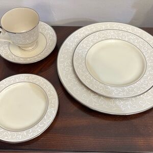 LENOX OPAL INNOCENCE 5pc DINNERWARE